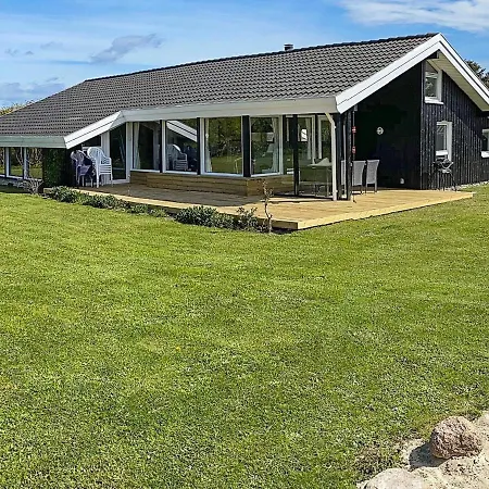 Four-bedroom In Hjorring 8 Lonstrup