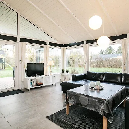 Holiday home Four-bedroom In Hjorring 8