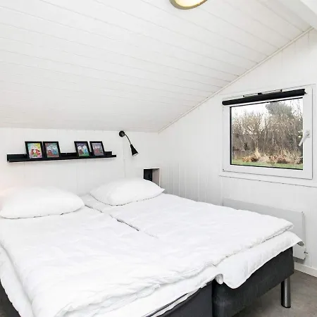 Four-bedroom In Hjorring 8 Holiday home Lonstrup
