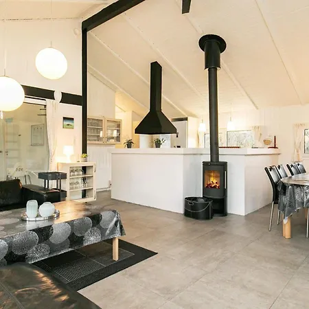 10 Person In Hjorring-by Traum